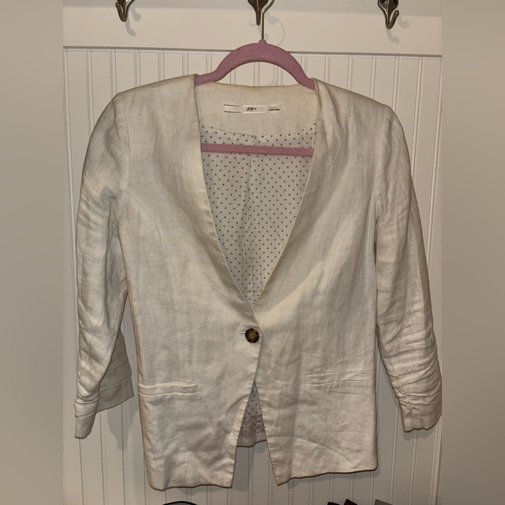 White linen women’s medium blazer